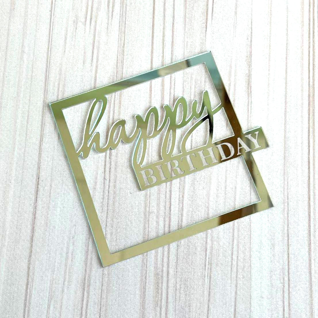 Topper na tort „Happy Birthday” – kwadratowy, srebrny (Dekor 8)