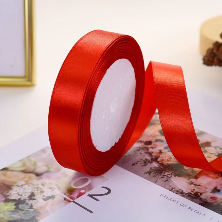 Wstążka satynowa 2 cm Czerwona, rolka 33 m