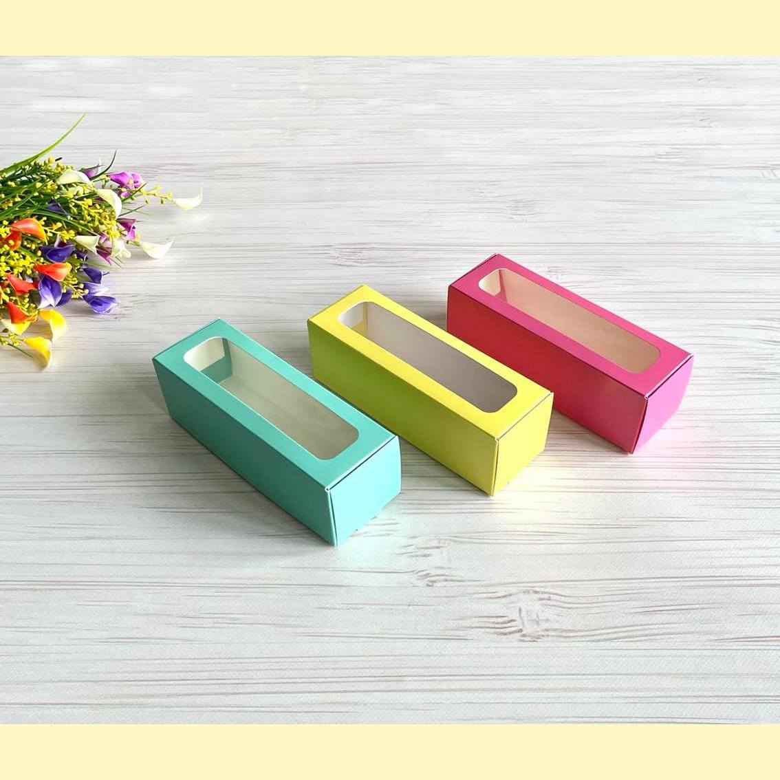 Kartonowe pudełko na makaroniki