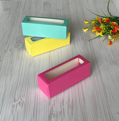 Kartonowe pudełko на makaroniki Różowe z okienkiem 17×5,5×5,5 cm – 5 szt.