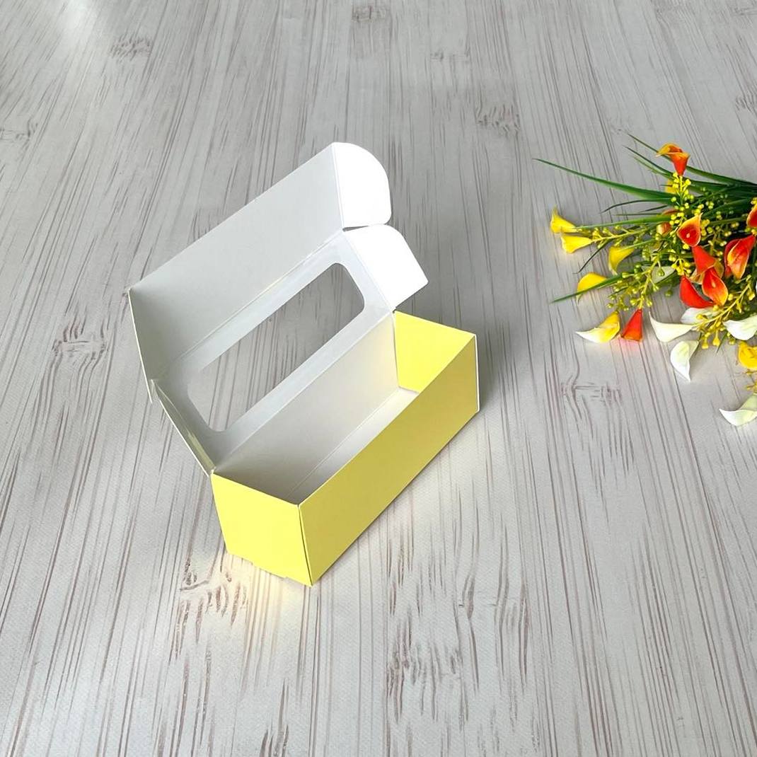 Kartonowe pudełko na makaroniki Żółte z okienkiem