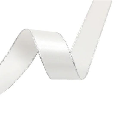 Wstążka satynowa z lureksem 2,5 cm Biały+Srebrny, rolka 33 m