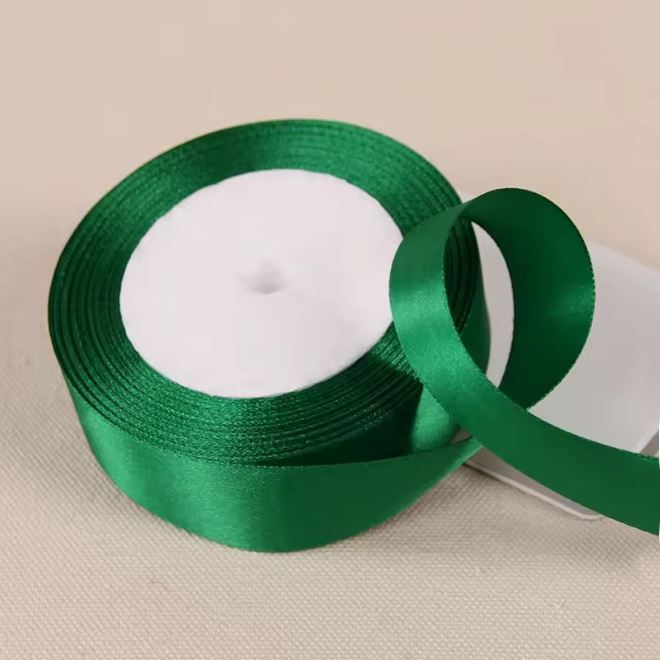 Wstążka satynowa 2 cm Szmaragd, rolka 33 m
