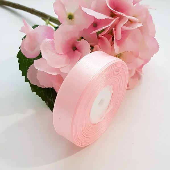 Wstążka satynowa 2 cm Jasnoróżowy, rolka 33 m