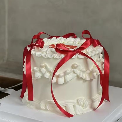 Kokardki na tort – czerwone, satynowe (5 sztuk)