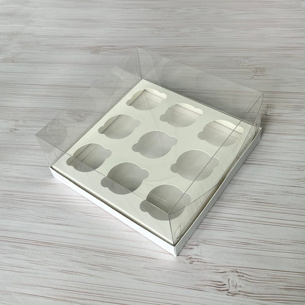 Przezroczyste pudełko na 9 babeczek