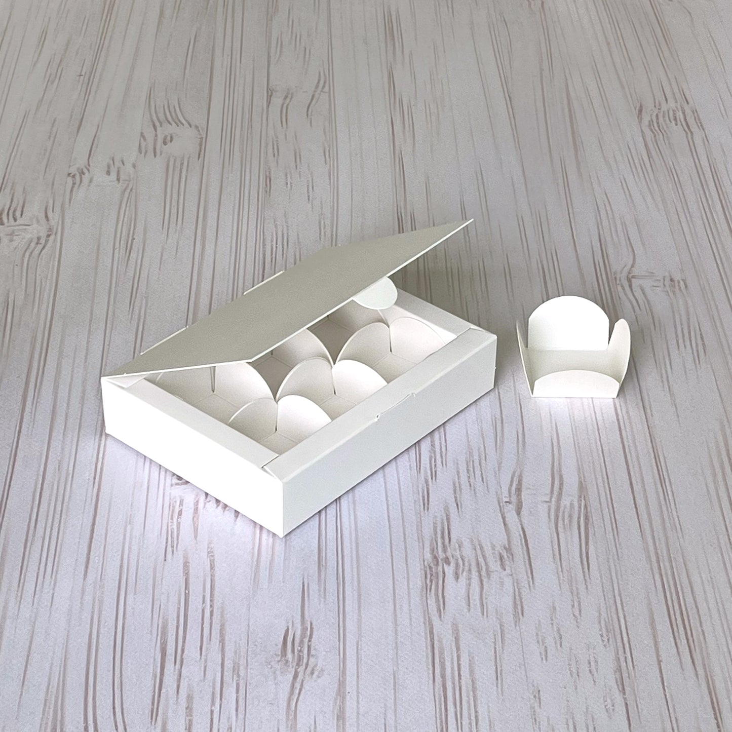 Pudełko na 6 pralinek, białe, 110x145x30 mm, 5 szt.