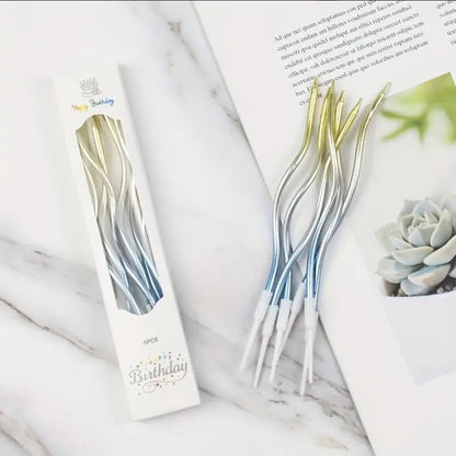 Zakręcone świeczki urodzinowe, gradient niebiesko-srebrno-złoty