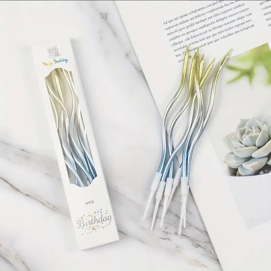 Zakręcone świeczki urodzinowe, gradient niebiesko-srebrno-złoty