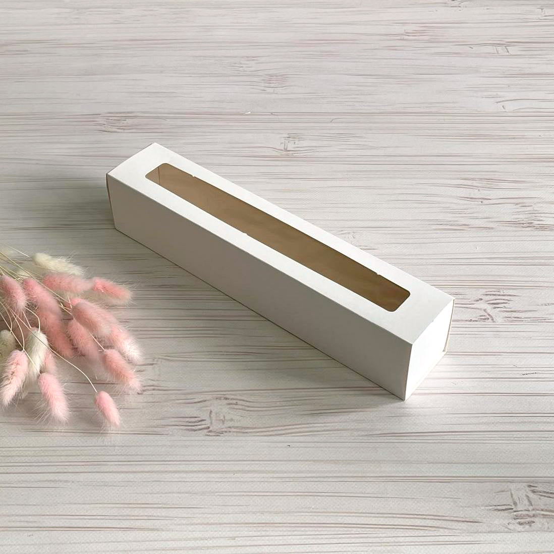 Kartonowe pudełko na makaroniki BIAŁE z okienkiem 30×5,5×6 cm – 5 szt.