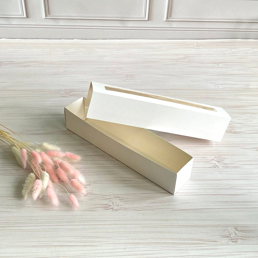 Kartonowe pudełko na makaroniki BIAŁE z okienkiem 30×5,5×6 cm – 5 szt.
